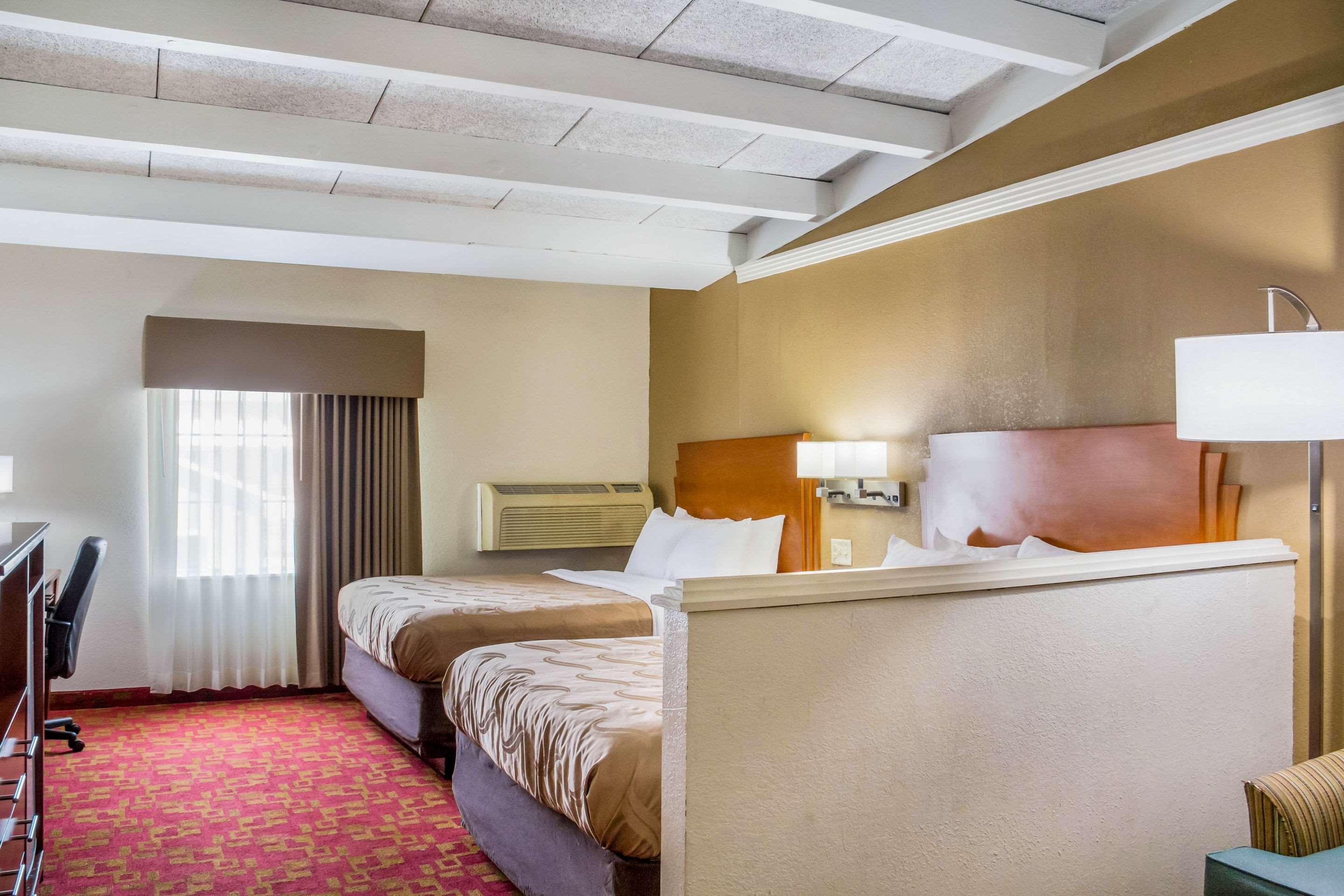 Quality Inn & Suites Kansas City - Independence I-70 East Exteriör bild