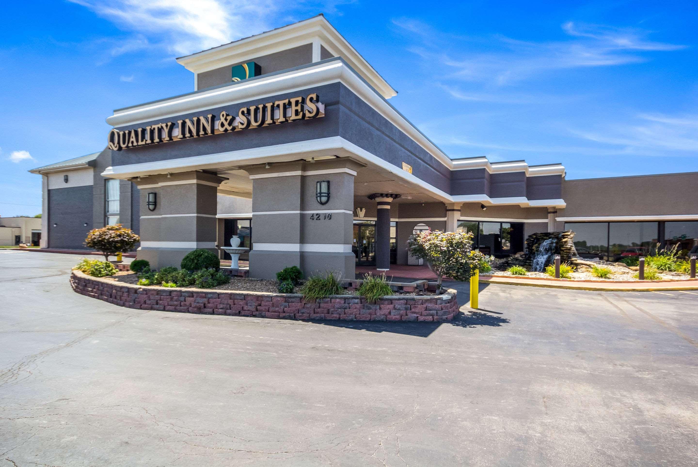 Quality Inn & Suites Kansas City - Independence I-70 East Exteriör bild