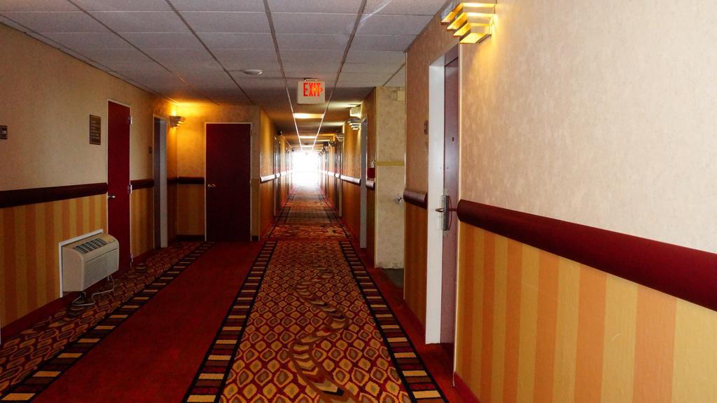 Quality Inn & Suites Kansas City - Independence I-70 East Exteriör bild