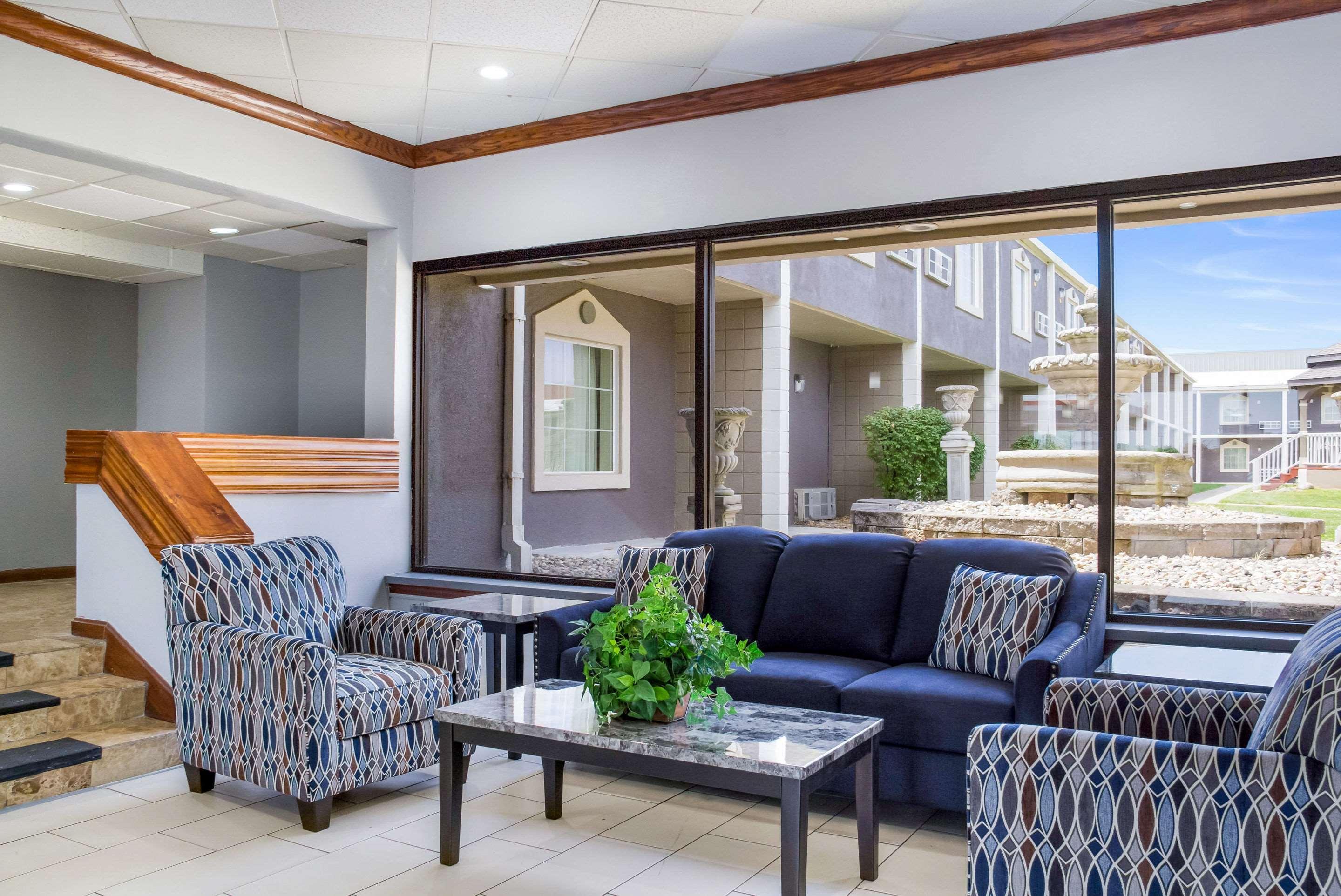 Quality Inn & Suites Kansas City - Independence I-70 East Exteriör bild