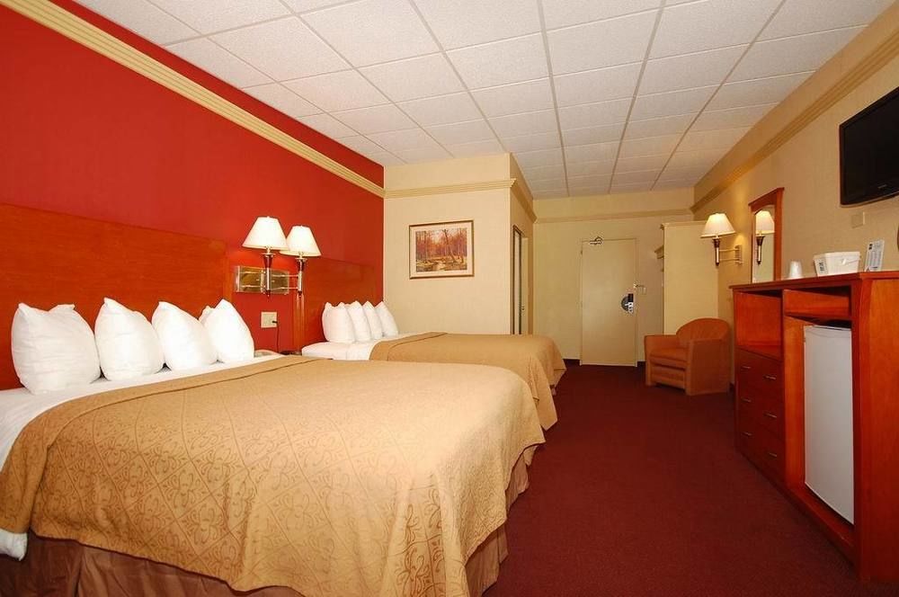 Quality Inn & Suites Kansas City - Independence I-70 East Exteriör bild
